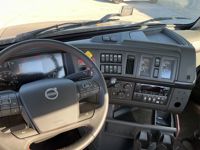 2026 Volvo VNL84T300