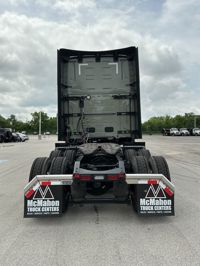 2025 Volvo VNL64T860