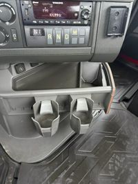 2022 Volvo VNR64T300