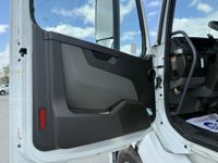 2023 Volvo VNL64T860