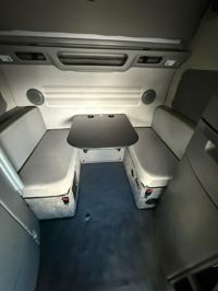 2024 Volvo VNL64T860