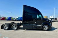 2025 Volvo VNL64T860