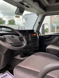 2026 Volvo VNL64T860