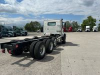 2026 Volvo VHD84B300