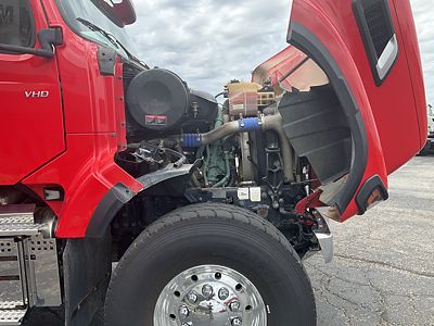 2024 Volvo VHD84F300
