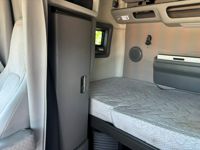 2023 Volvo VNL64T760