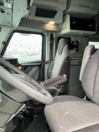 2026 Volvo VNL64T860