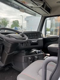 2026 Volvo VHD64B300