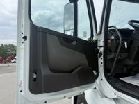 2023 Volvo VNL64T760