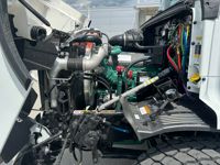 2026 Volvo VHD84B300