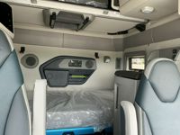 2025 Volvo VNL64T860