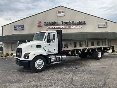 2021 Mack MD642