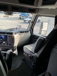 2026 Volvo VNL64T860