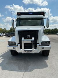 2026 Volvo VHD84B300