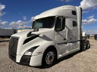 2023 Volvo VNL64T760