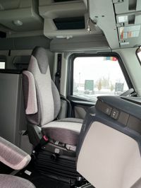 2026 Volvo VNL64T860