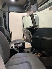 2026 Volvo VHD84B300