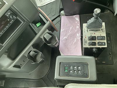 2024 Volvo VHD84F300