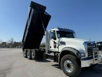 2022 Mack GR64F M359