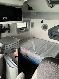 2026 Volvo VNL64T860