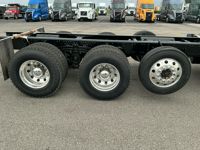 2026 Volvo VHD84B300