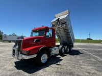 2024 Volvo VHD84B300