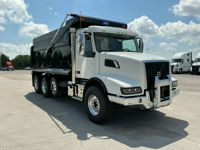 2025 Volvo VHD84B300