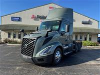 2025 Volvo VNL64T300