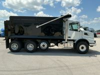 2026 Volvo VHD84B300