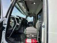2025 Volvo VHD84B300