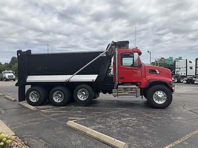 2024 Volvo VHD84F300