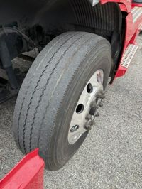 2022 Volvo VNR64T300