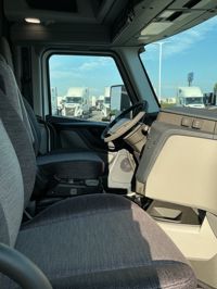 2026 Volvo VNL64T860