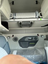 2025 Volvo VNL64T860