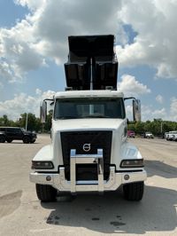 2026 Volvo VHD84B300