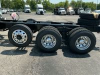 2026 Volvo VHD84B300