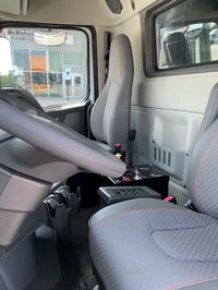 2026 Volvo VHD84B300