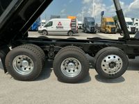 2026 Volvo VHD84B300