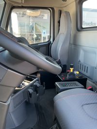 2026 Volvo VHD84B300