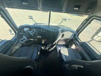 2023 Mack AN64T M742