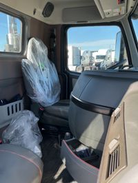 2026 Volvo VNL84T300