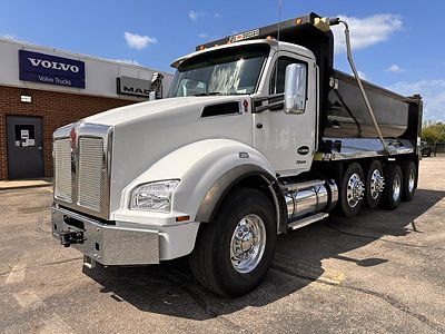 Used 2024 Kenworth T880 for Sale
