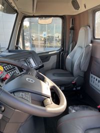 2026 Volvo VNL84T300