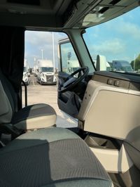 2026 Volvo VNL64T860