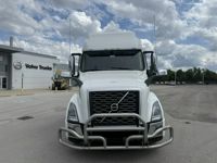 2023 Volvo VNL64T760