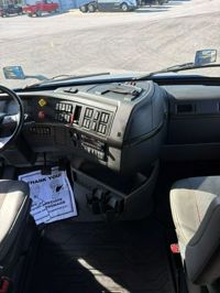 2023 Volvo VNL64T760