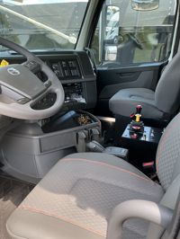2026 Volvo VHD84B300