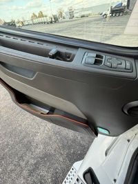 2024 Volvo VNL64T860