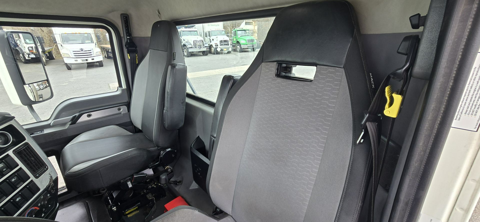 2021 Mack - image 17