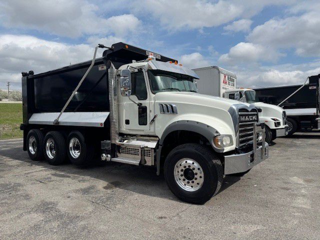 2020 Mack Granite - image 3